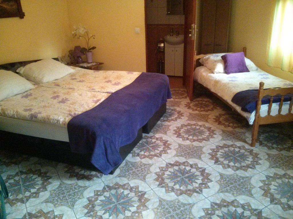 Zbojna Debra Bed & Breakfast Golejów Oda fotoğraf